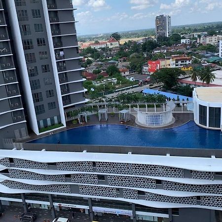 Golden Troika Kota Bharu - 2 Bedrooms Bagian luar foto