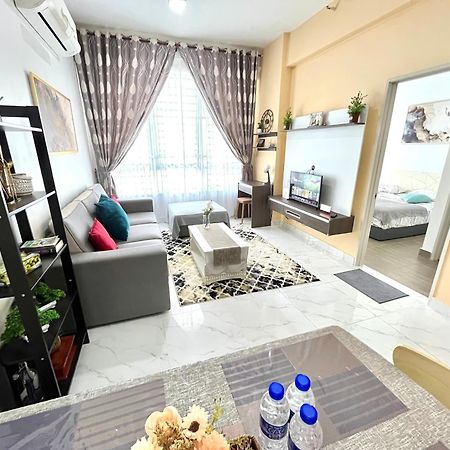 Golden Troika Kota Bharu - 2 Bedrooms Bagian luar foto