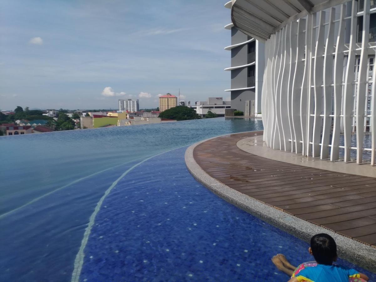 Golden Troika Kota Bharu - 2 Bedrooms Bagian luar foto