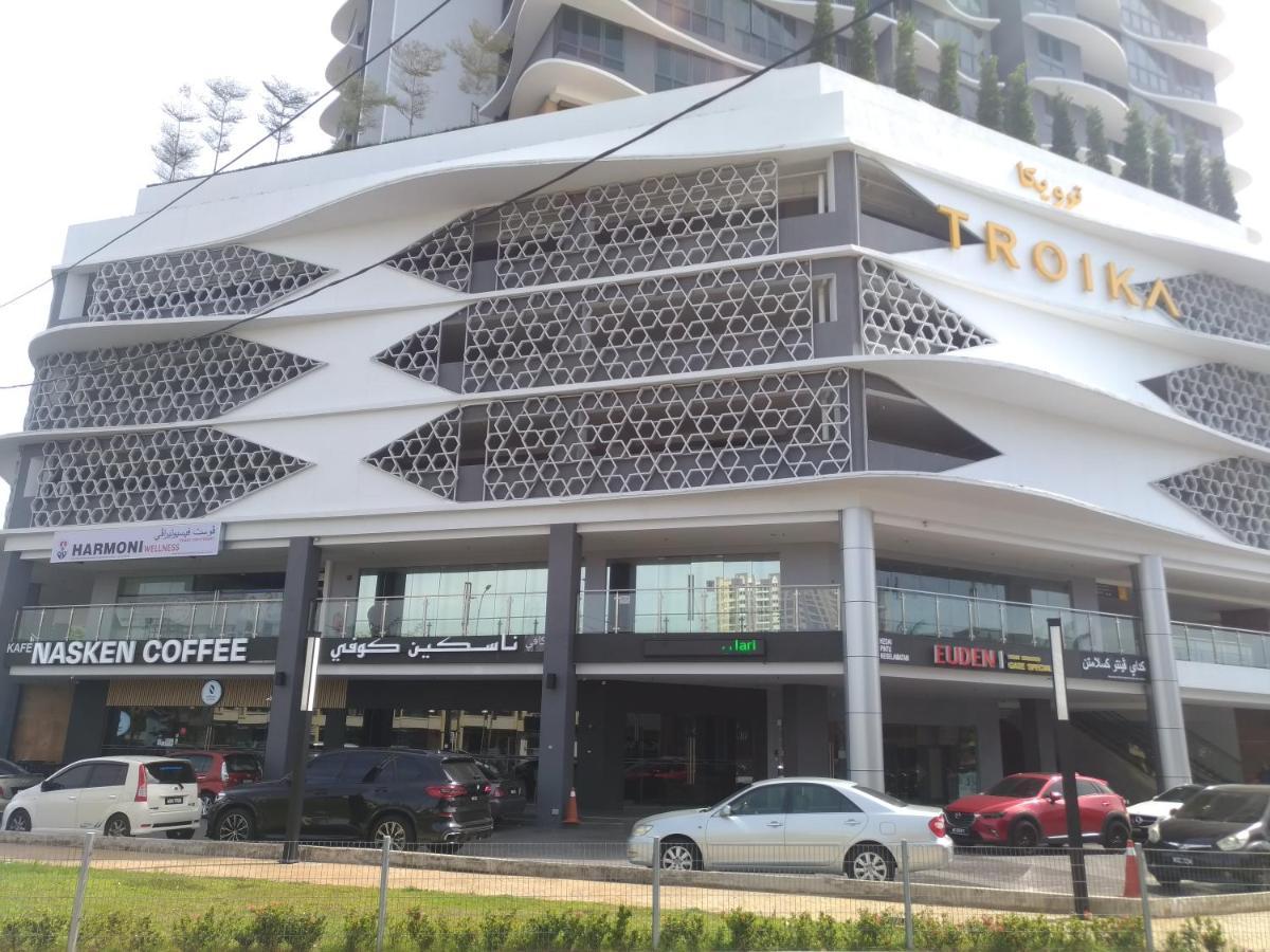 Golden Troika Kota Bharu - 2 Bedrooms Bagian luar foto