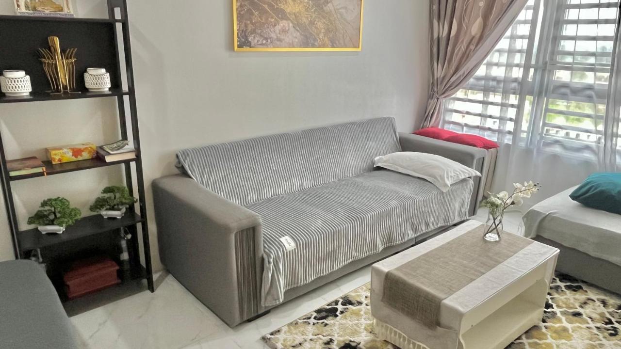 Golden Troika Kota Bharu - 2 Bedrooms Bagian luar foto