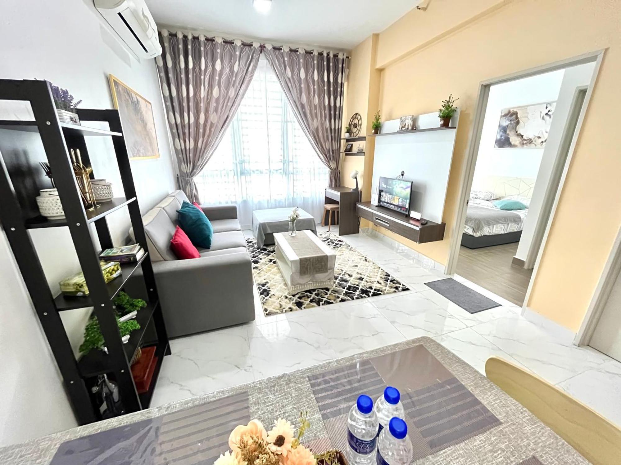 Golden Troika Kota Bharu - 2 Bedrooms Bagian luar foto